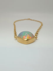 18Kt Yellow Gold 5.64Ct Opal Bezel-Set Stone On A Paperclip Chain