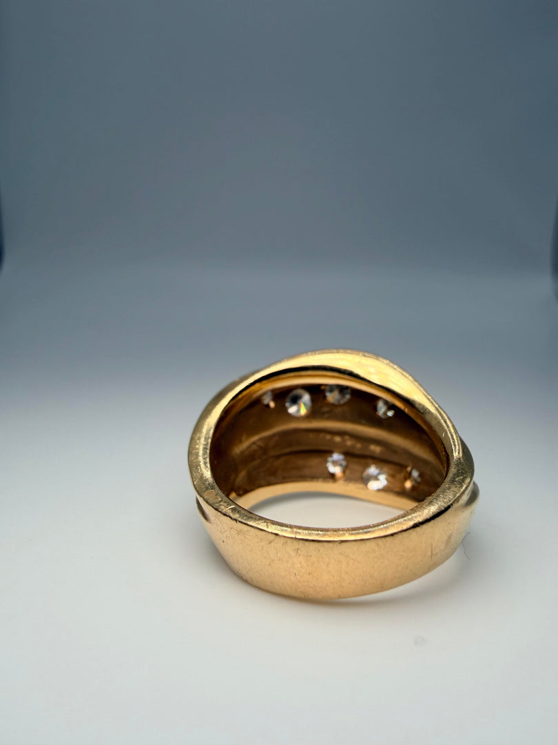 14Kt Yellow Gold Ring With 7 Round Brilliant Diamonds Totaling Approximately 0.25CTW