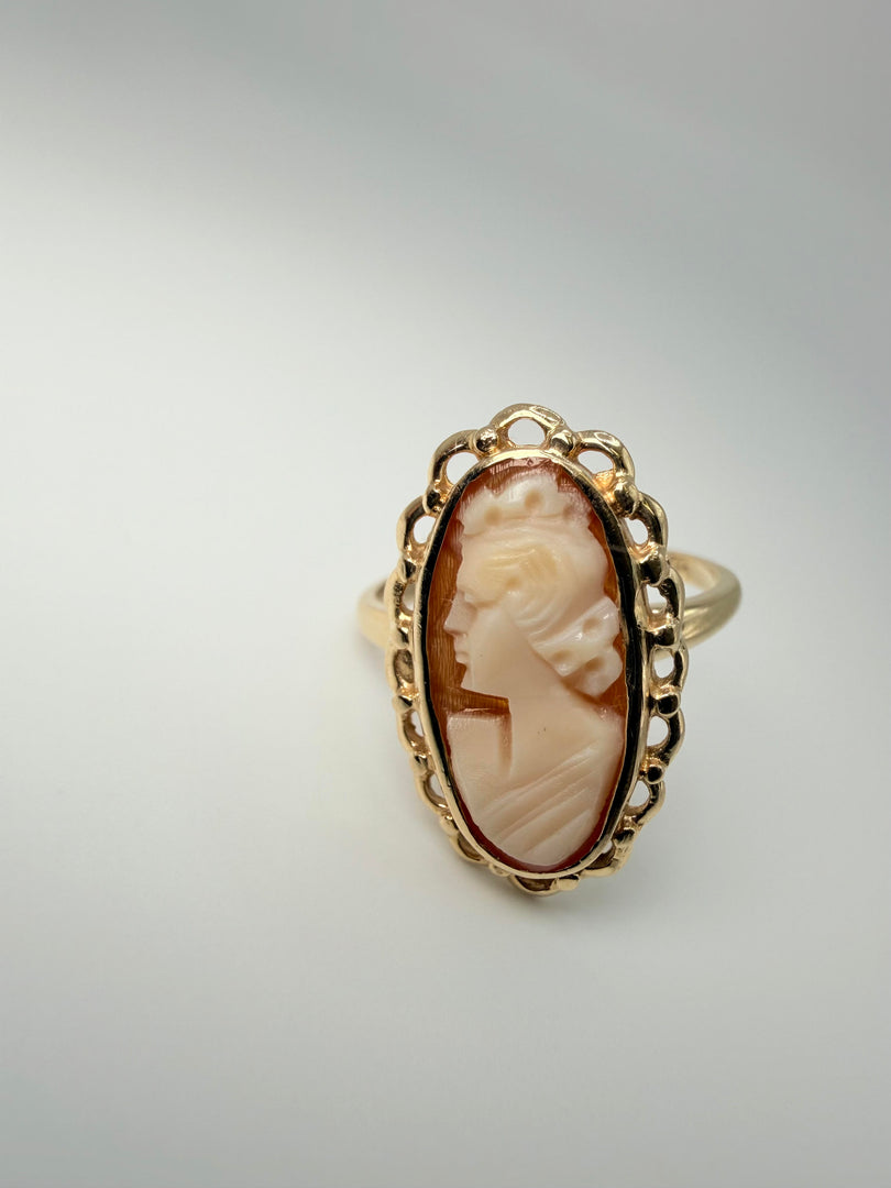 14Kt Yellow Gold Cameo Ring Size 5.75