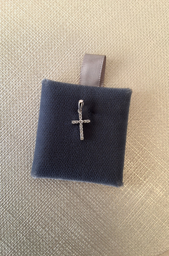 14Kt White Gold Diamond Cross Pendant 1/10CTW (25348178)