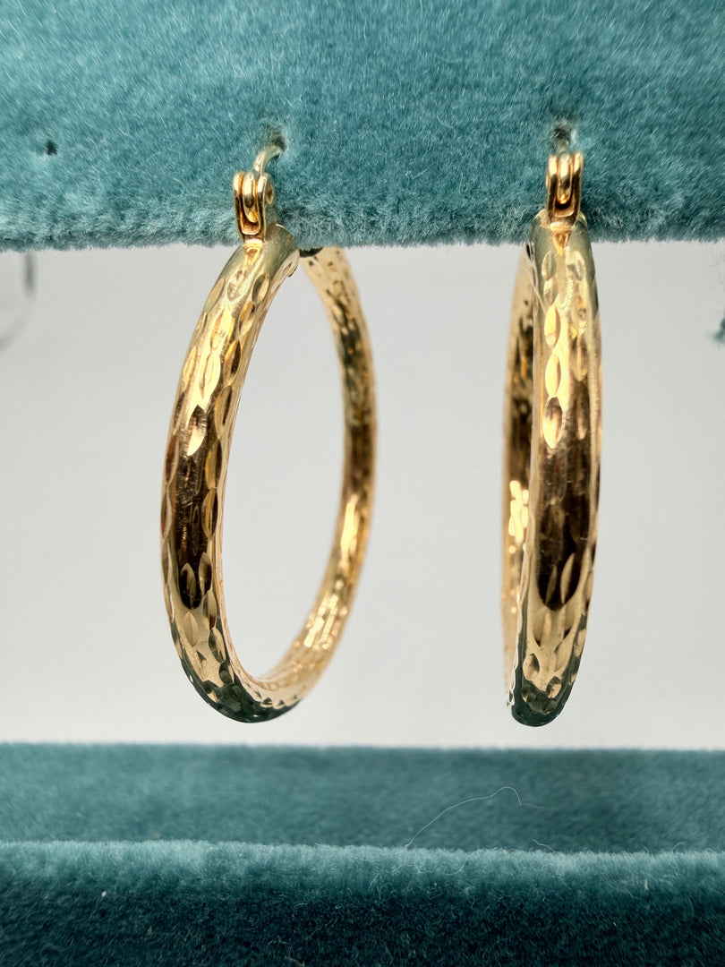 14Kt Yellow Gold 30Mm Diamond Cut Hoop Earrings