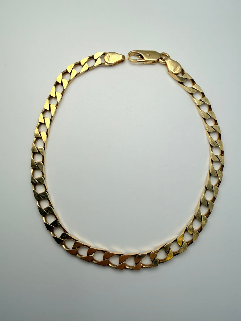 18Kt Yellow Gold Flat Curb Bracelet With Lobster Clasp 7.5 Inches