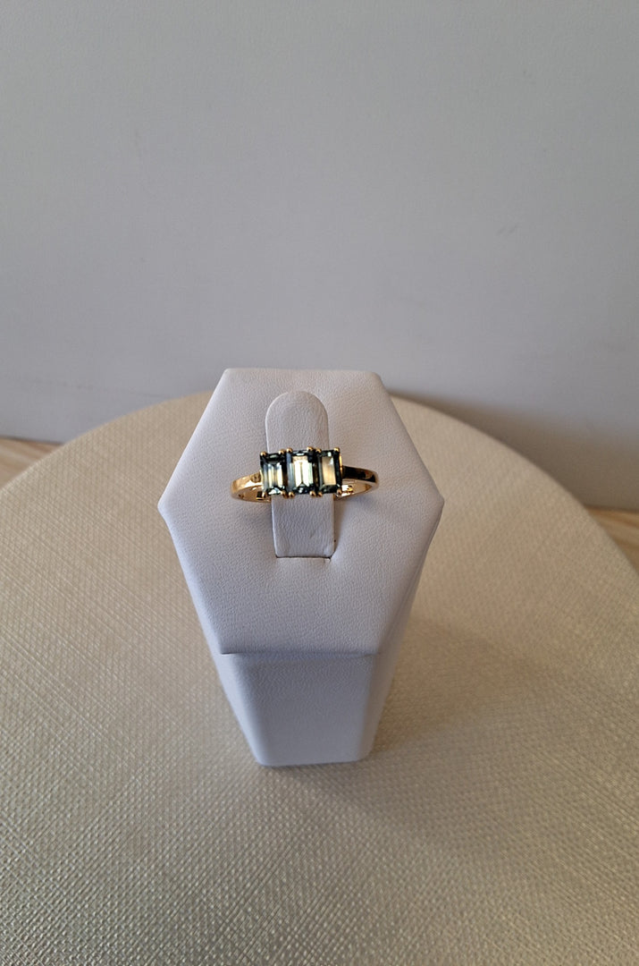 18Kt Yellow Gold 1.33CTW Montana Sapphire Three Stone Emerald Cut Ring Sz 7
