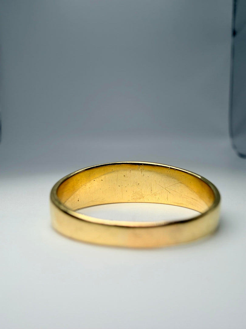 18Kt Yellow Gold Tapered Band Size 8.75  7Mm-2.3Mm