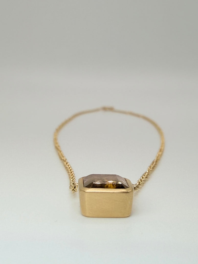 18Kt Yellow Gold 2.44Ct Watermelon Tourmaline Bezel-Set Stain Finish Necklace (Nik-Bzl-Bt-Ec-Y2.44)