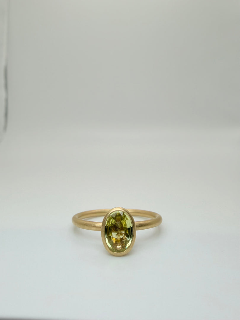 18Kt Yellow Gold Oval 0.87Ct Yellow Sapphire Bezel-Set Ring Satin Finish Sz 6.5 (Ri-Y-Gsa-Ov-Y.87)